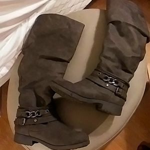 Boots size 6 /